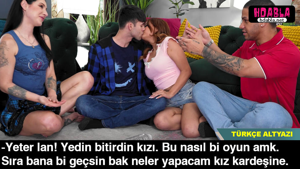 Kız kardeşlerimizle Şişe çevirmece oynarken kankam şerefsizlik yaptı Kız kardeşlerimizle Şişe çevirmece oynarken kankam şerefsizlik yaptı